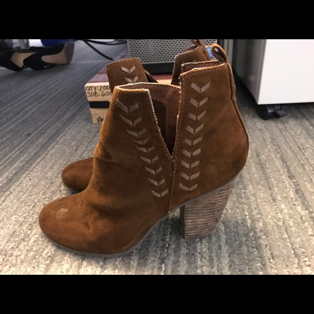 Carlos booties size 8